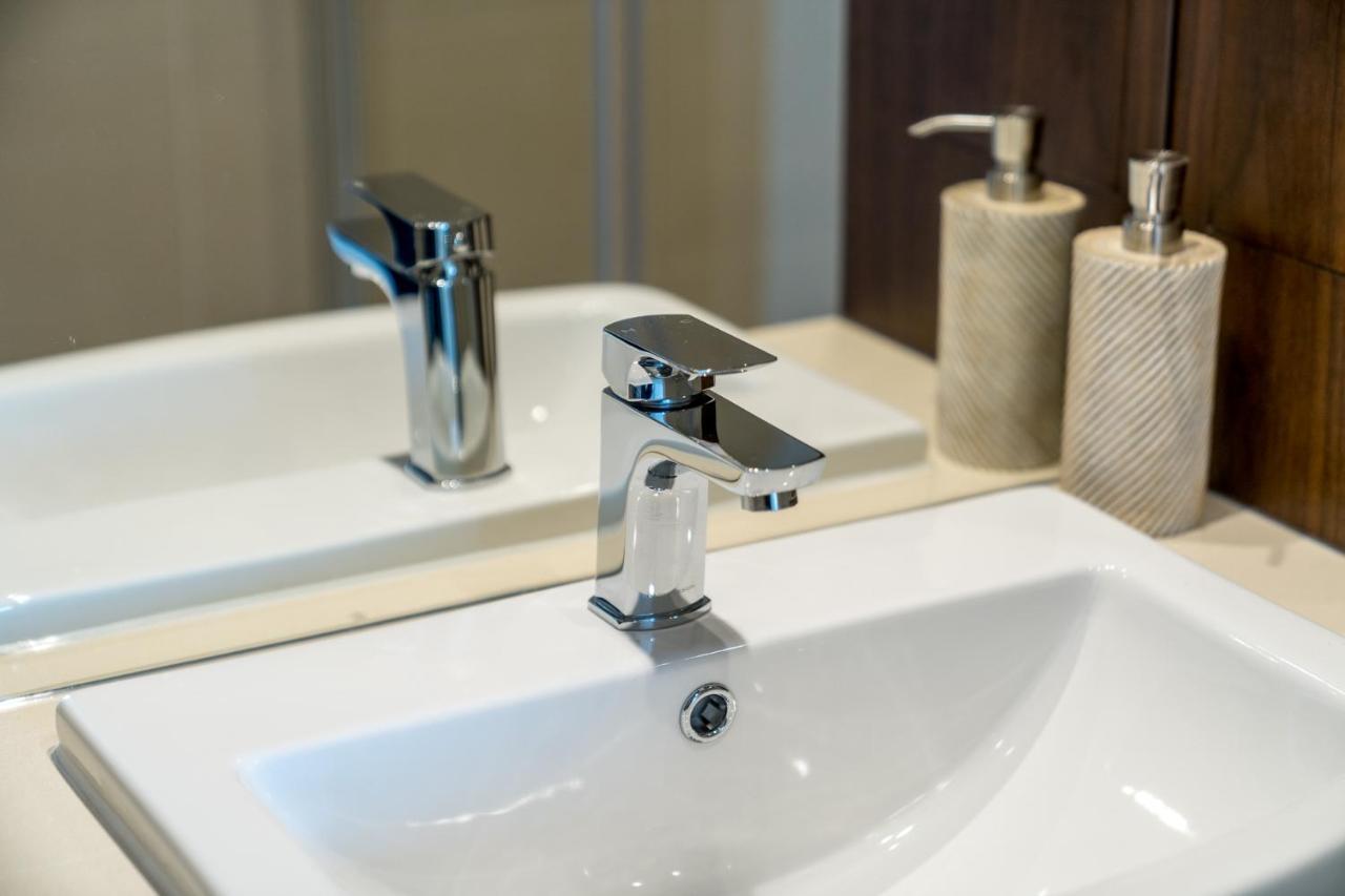 לונדון Luxurious Spacious 2Bed Suites Skyline River Views By Canary Wharf מראה חיצוני תמונה